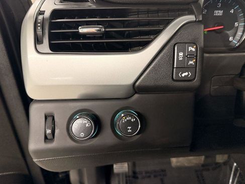 Used 2020 Chevrolet Suburban LT AWD/4WD image 12