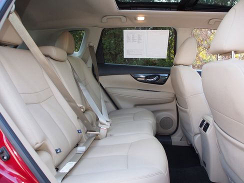 Used 2020 Nissan Rogue SL w/ Premium Package image 13