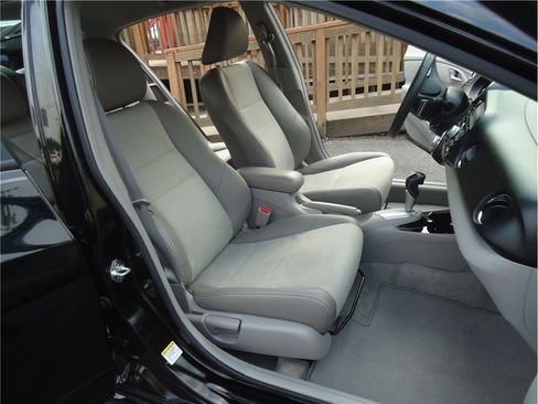 Used 2012 Honda Insight EX image 16