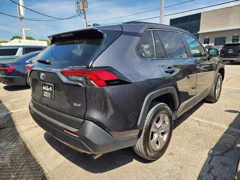 Used 2025 Toyota RAV4 XLE FWD image 50