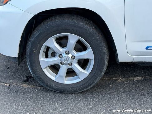Used 2014 Toyota RAV4 EV image 45