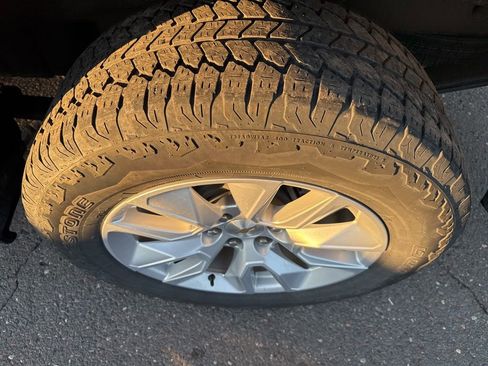 Used 2023 Chevrolet Silverado 1500 Custom image 17