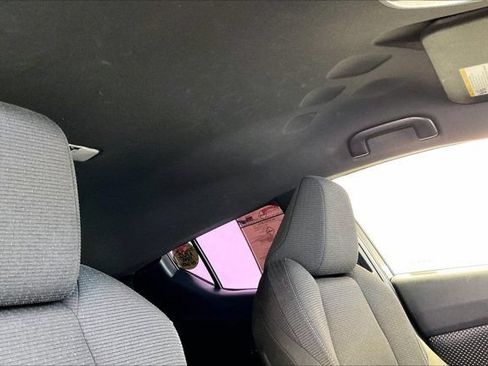 Used 2019 Toyota C-HR XLE FWD image 24