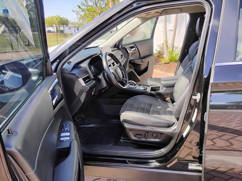 Used 2023 Mitsubishi Outlander SE image 10