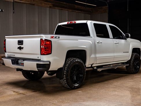 Used 2018 Chevrolet Silverado 1500 LT w/ All Star Edition image 10