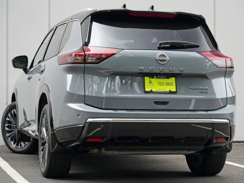 Used 2025 Nissan Rogue Platinum w/ Tech Package AWD/4WD image 5