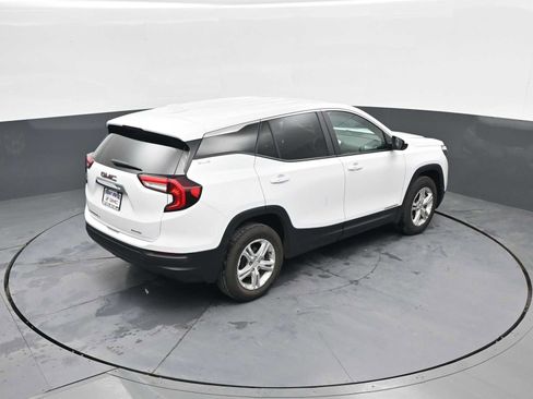 Used 2024 GMC Terrain SLE image 31