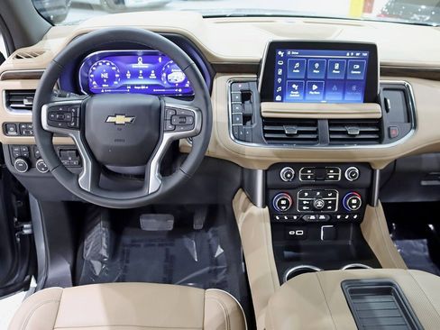 Used 2024 Chevrolet Suburban Premier w/ Premium Package image 15