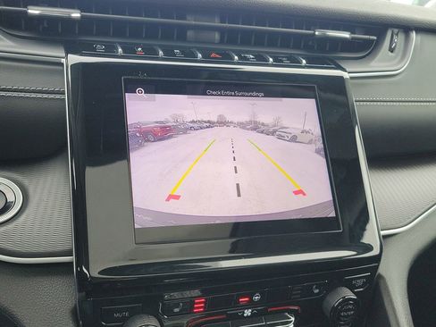 Used 2023 Jeep Grand Cherokee Laredo image 25