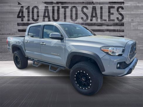 Used 2018 Toyota Tacoma TRD Off-Road w/ Technology Package image 1