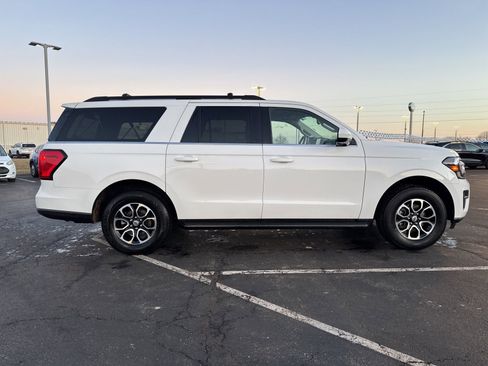 Used 2024 Ford Expedition Max XLT image 4