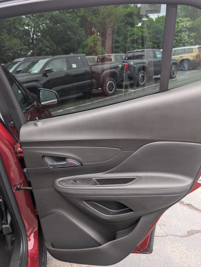 Used 2022 Buick Encore Preferred w/ Safety Package AWD/4WD image 18