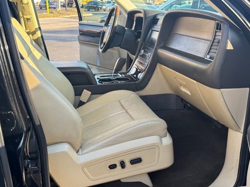 Used 2015 Lincoln Navigator 4WD w/ Equipment Group 101A Reserve image 22