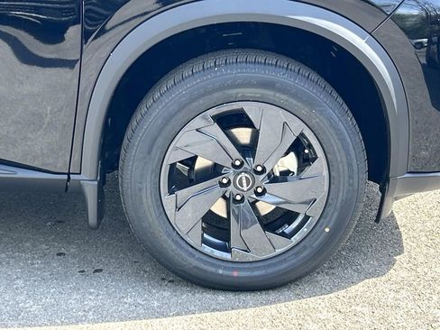 New 2026 Nissan Rogue SV FWD image 9