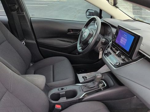 Certified 2025 Toyota Corolla LE FWD image 10