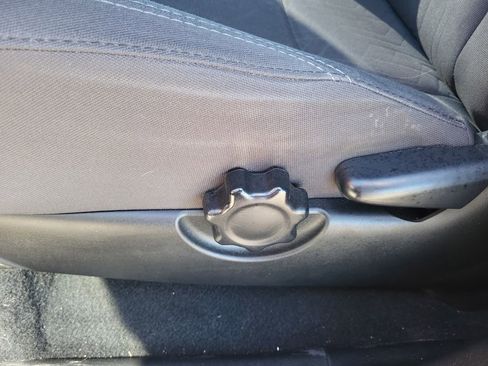 Used 2018 Toyota Tacoma TRD Sport w/ Technology Package image 15