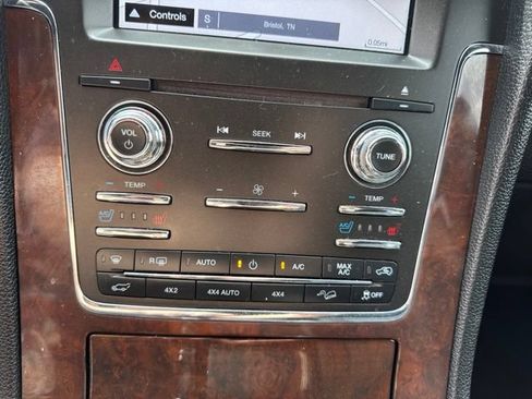 Used 2017 Lincoln Navigator Select AWD/4WD image 23