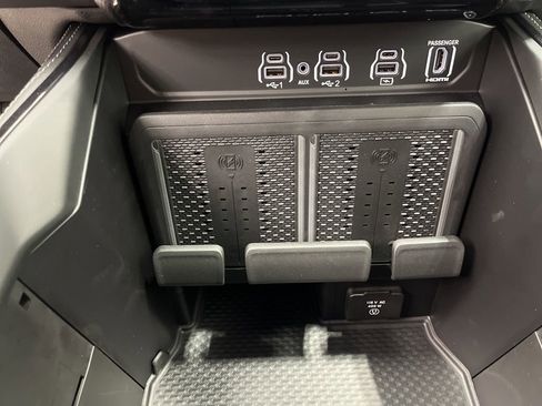 New 2026 RAM 3500 Limited AWD/4WD image 18