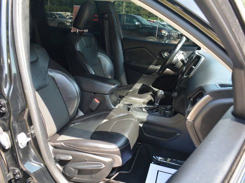 Used 2021 Jeep Cherokee Latitude Plus image 20