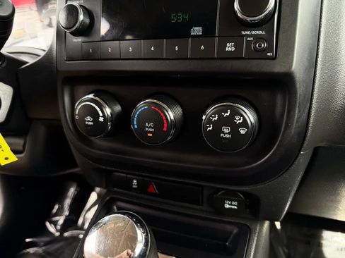 Used 2014 Jeep Patriot Sport w/ Power Value Group image 19