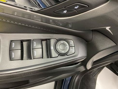 Used 2022 Chevrolet Traverse LT FWD image 12