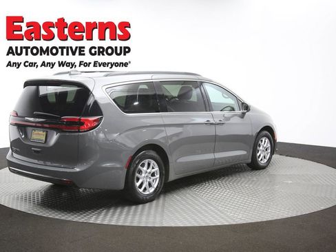 Used 2022 Chrysler Pacifica Touring-L image 42