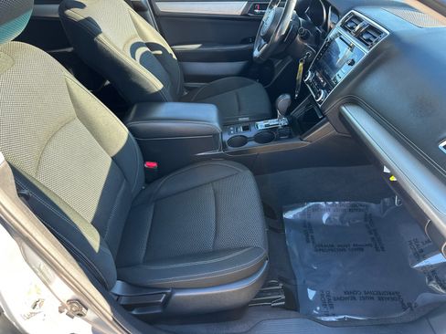 Used 2018 Subaru Outback 2.5i Premium image 13