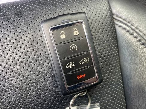 Used 2023 Jeep Wagoneer Series III w/ Preferred Equipment Group AWD/4WD image 26