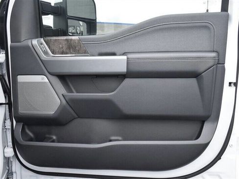 Used 2023 Ford F250 Lariat w/ FX4 Off-Road Package image 27