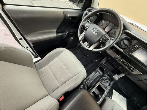 Used 2018 Toyota Tacoma SR RWD image 10