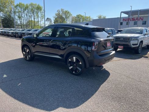 New 2025 Nissan Kicks SR image 2