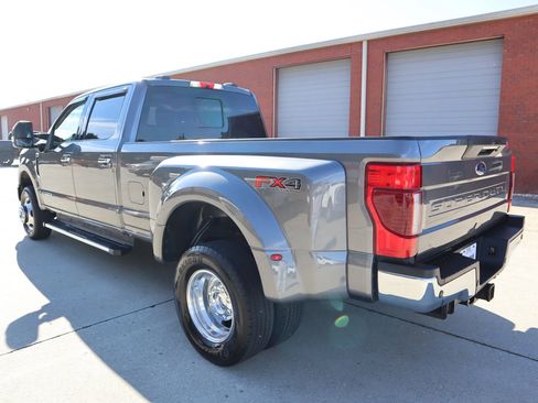 Used 2021 Ford F350 Lariat w/ Lariat Ultimate Package image 3