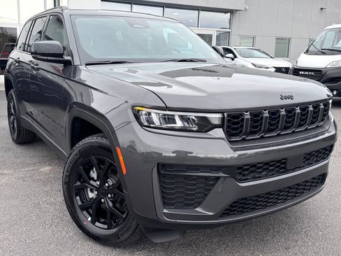 New 2026 Jeep Grand Cherokee 4WD image 1