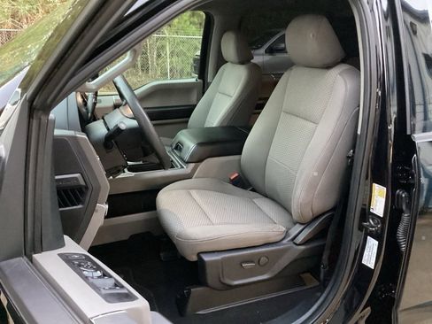 Used 2021 Ford F250 XLT w/ XLT Premium Package image 23