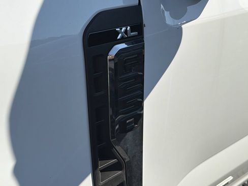 Used 2026 Ford F250 XL AWD/4WD image 7