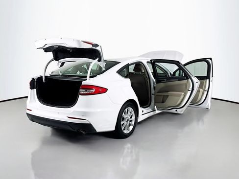 Used 2019 Ford Fusion SE FWD image 19