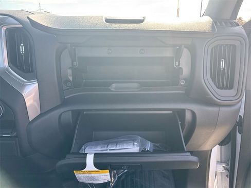 Used 2025 Chevrolet Silverado 1500 W/T image 34