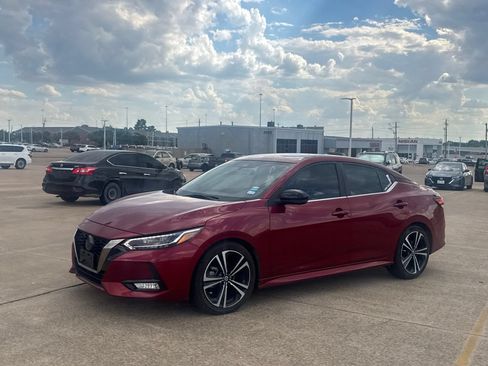 Used 2023 Nissan Sentra SR w/ SR Premium Package FWD image 11