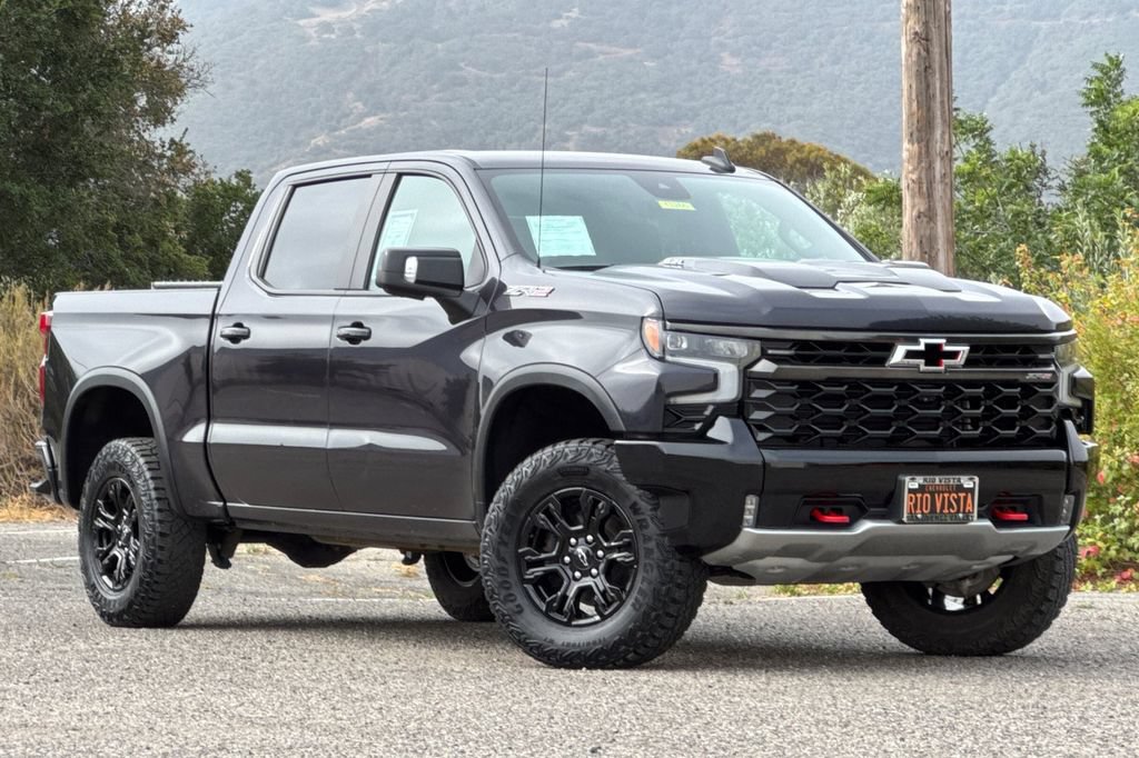 Used 2023 Chevrolet Silverado 1500 ZR2 w/ Technology Package AWD/4WD image 2