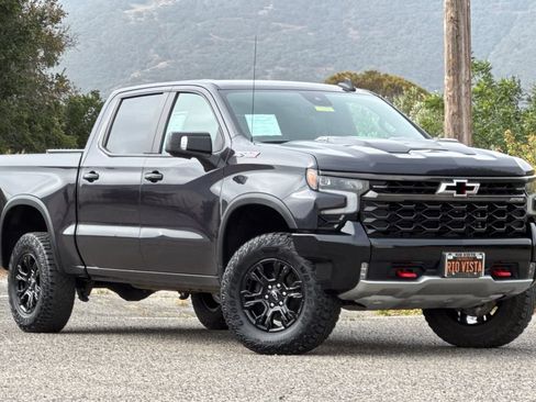 Used 2023 Chevrolet Silverado 1500 ZR2 w/ Technology Package AWD/4WD image 2