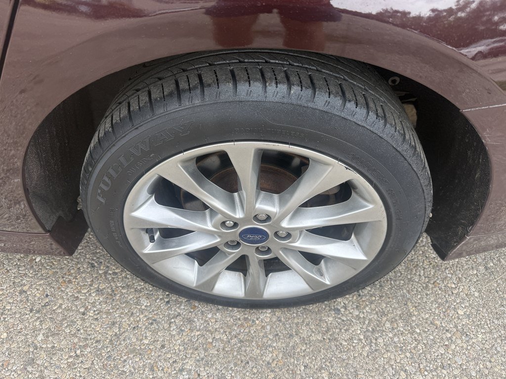 Used 2017 Ford Fusion SE w/ Fusion SE Technology Package FWD image 9