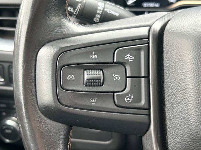Used 2022 GMC Yukon XL AT4 w/ Technology Package AWD/4WD image 39