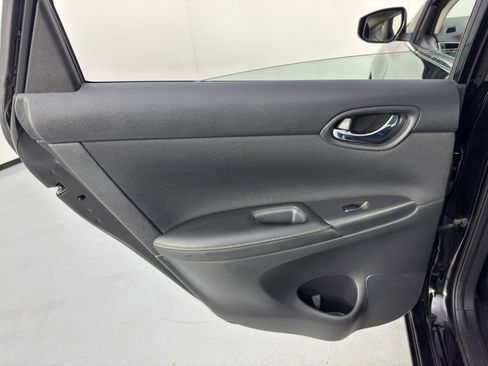 Used 2018 Nissan Sentra S image 35