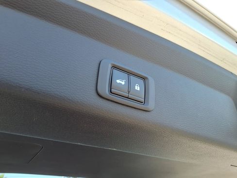 Used 2025 Mitsubishi Outlander AWD image 9