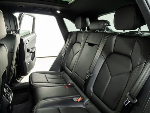 New 2026 Porsche Macan AWD/4WD image 22