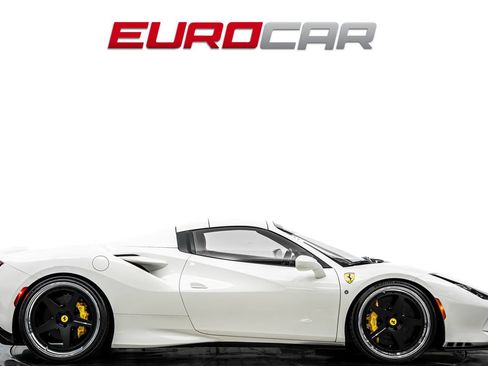Used 2022 Ferrari F8 Tributo RWD image 7