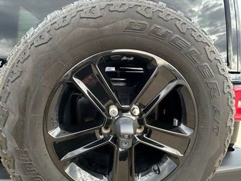 Used 2021 Jeep Wrangler Unlimited Sahara image 31