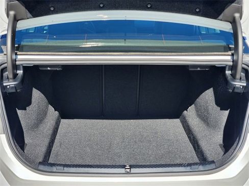 Used 2025 BMW 530i xDrive image 18