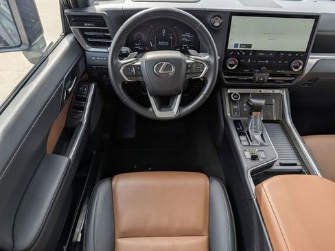 Used 2025 Lexus GX 550 w/ Accessory Package (2T) AWD/4WD image 13