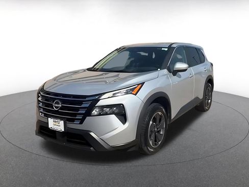 Used 2025 Nissan Rogue SV FWD image 7